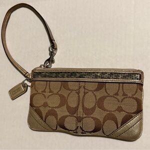 Coach 03292 Brown Jacquard Signature Vintage Zip Beaded Wristlet W Tag